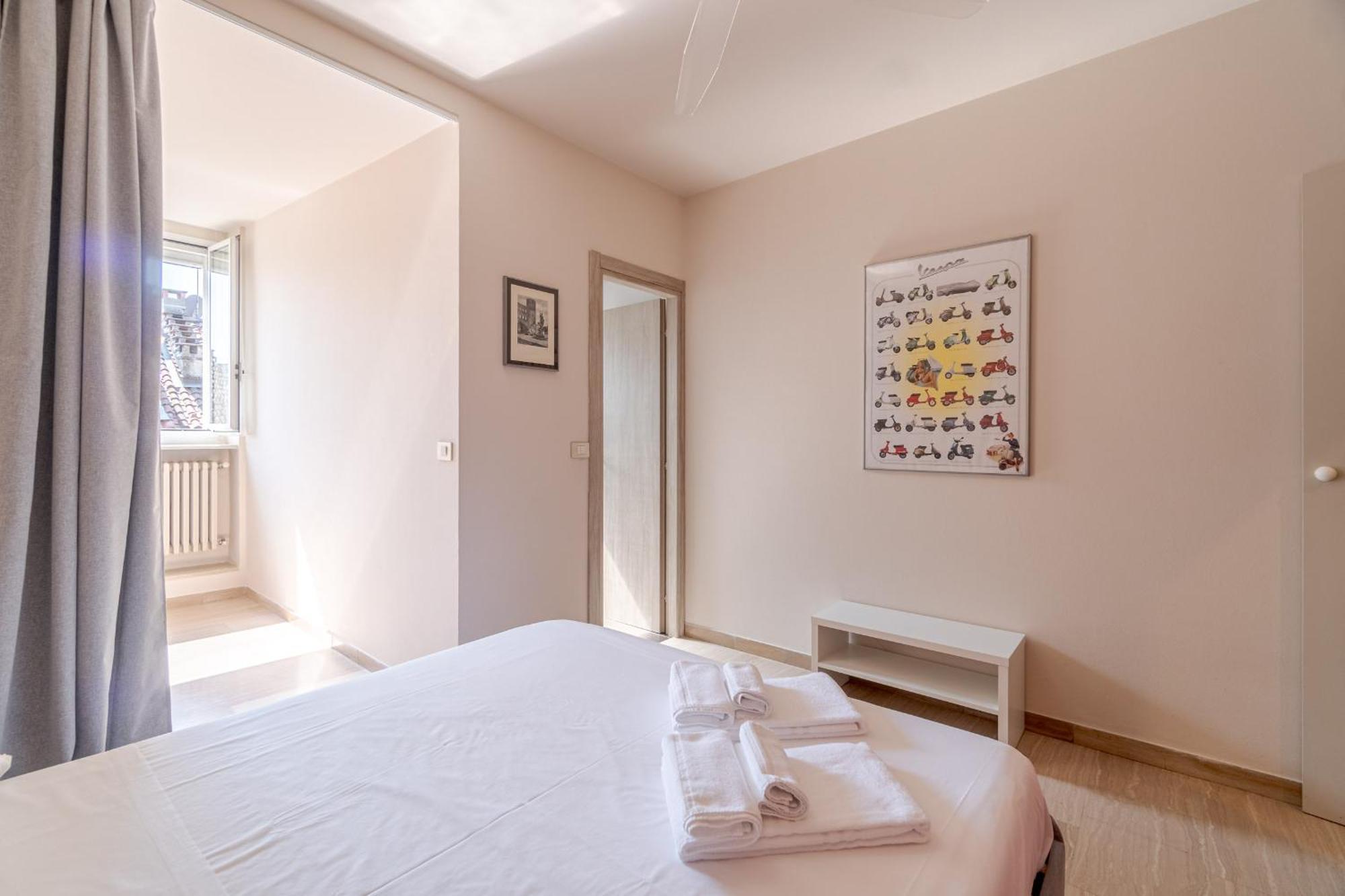 Casa Valeggio Attic Apt Few Steps From Porta Nuova