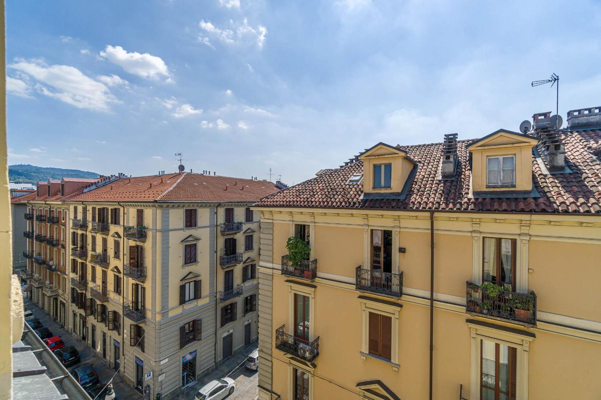 Casa Valeggio Attic Apt Few Steps From Porta Nuova Apartment Turin